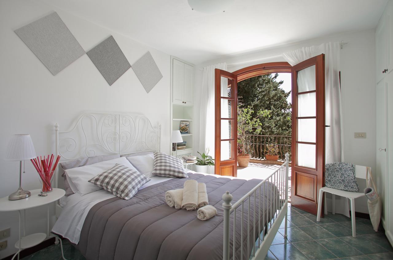 לינה וארוחת בוקר סנטה פלביה Residenza Terrazze Sul Mare מראה חיצוני תמונה